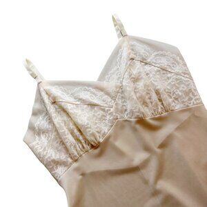 Vintage 1960s Henson Kickernick Peach Nylon and Lace Slip Dress Size 34 XS